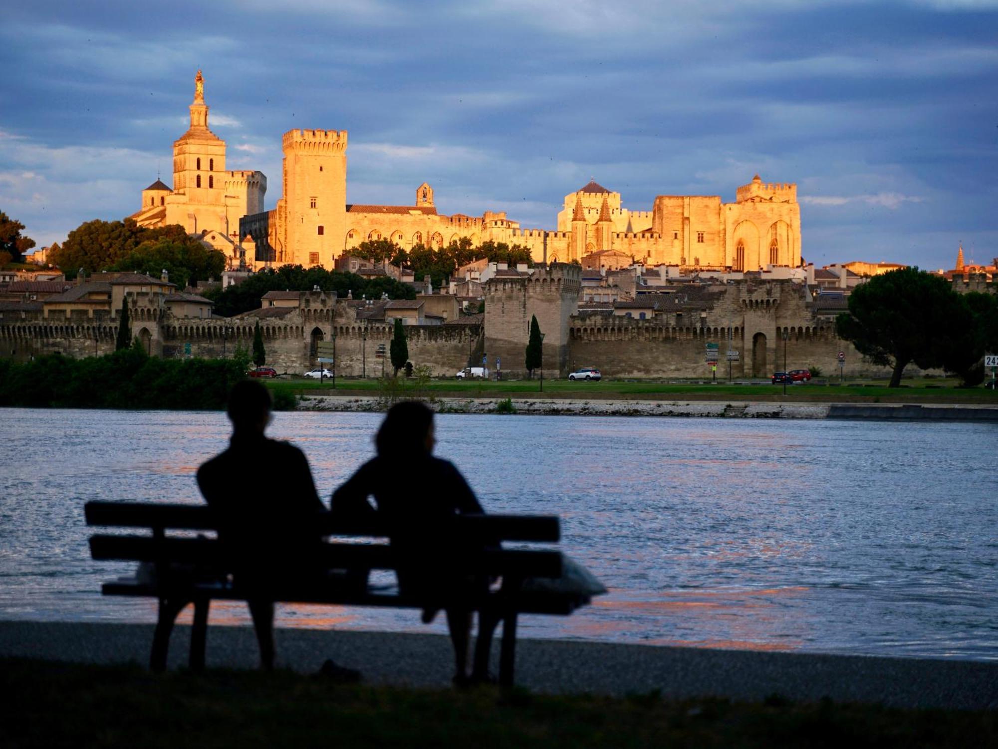 Le Petit Avignon - Chambres & Appartement A Deux Pas Du Pont D'Avignon Et Du Palais Des Papes Ngoại thất bức ảnh