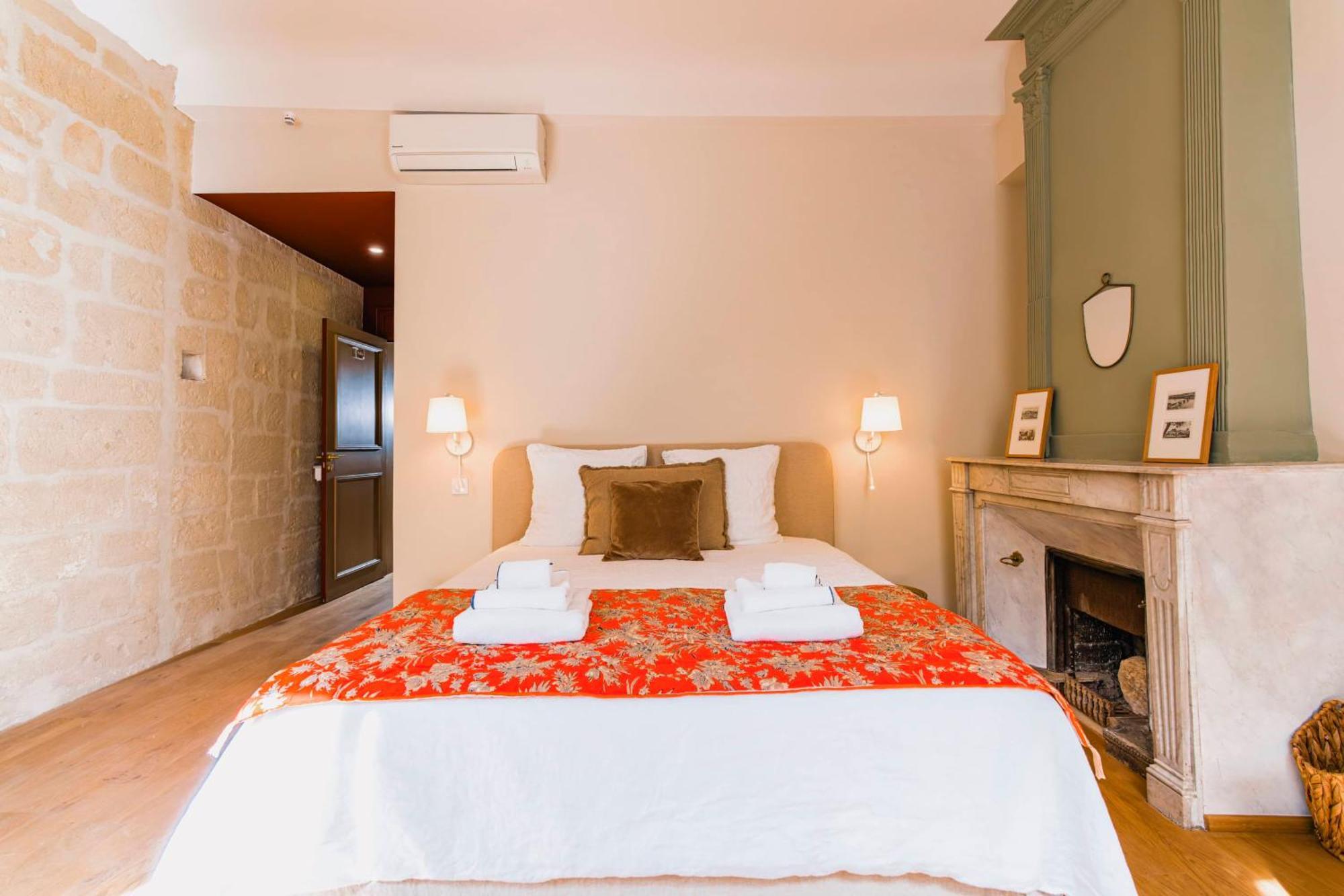 Le Petit Avignon - Chambres & Appartement A Deux Pas Du Pont D'Avignon Et Du Palais Des Papes Ngoại thất bức ảnh